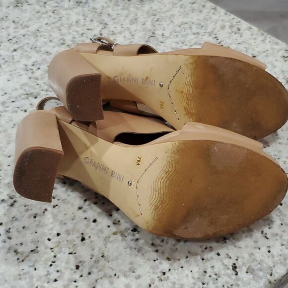 Gianni Bini Genoveen, Beige Open Toe Chunky, Leather Sling Back Heel, Size 7M - Picture 10 of 11
